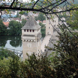 Via Podiensis::Coup d'oeil dans le cloitre de l'abbatiale de Moissac